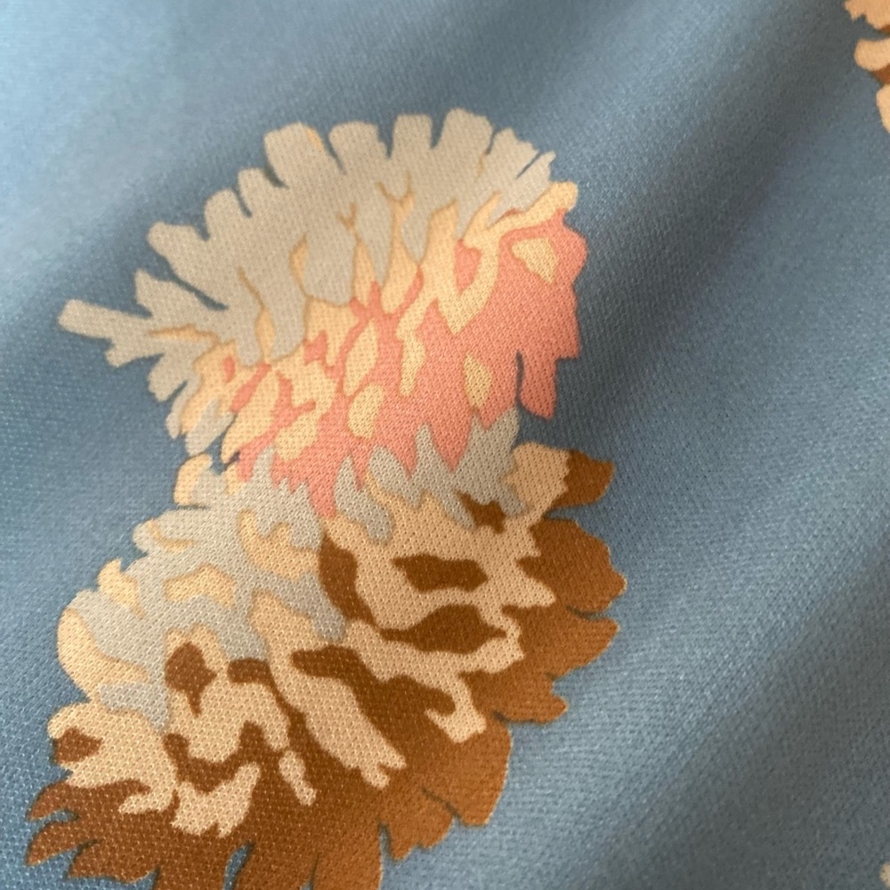 Vintage powder blue pine cone print dress in excellent condition. - Picture 8 of 11